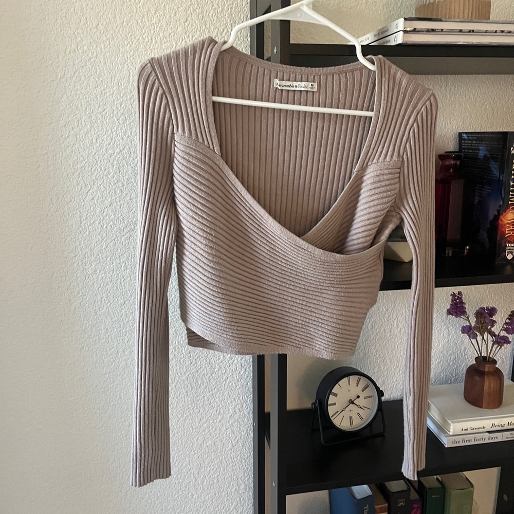 Abercrombie & Fitch Luxeloft Slim Wrap sweater
